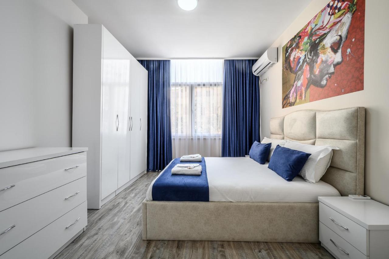 Miku Apartment-Modernly Designed Downtown Тирана Экстерьер фото