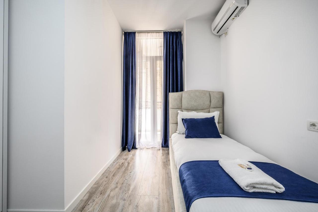 Miku Apartment-Modernly Designed Downtown Тирана Экстерьер фото