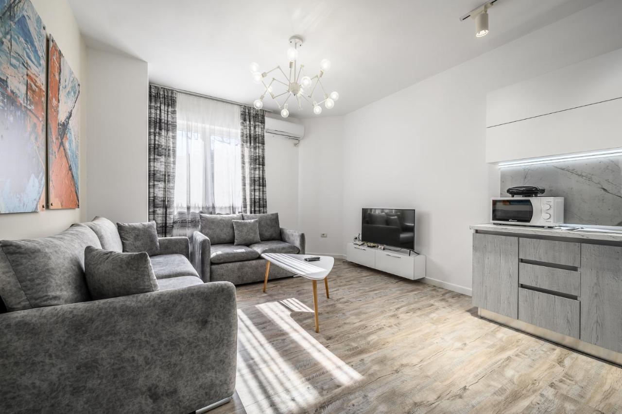 Miku Apartment-Modernly Designed Downtown Тирана Экстерьер фото