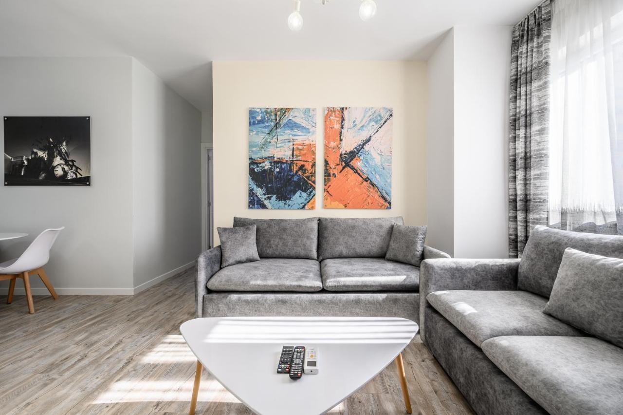 Miku Apartment-Modernly Designed Downtown Тирана Экстерьер фото